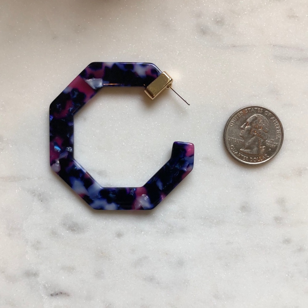 NWOT!! The Elly Geometric Resin Hoop - Picture 3 of 6